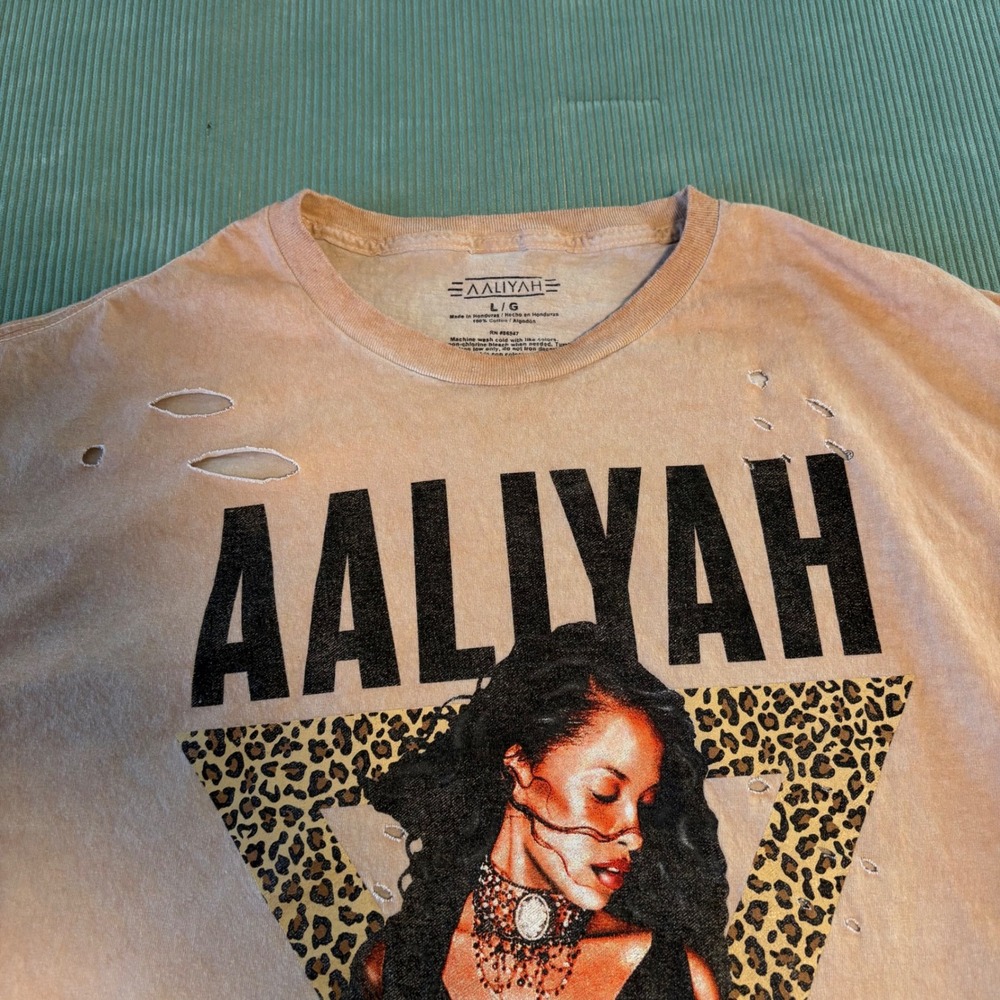 Aaliyah Graphic Shirt Distressed Crop Tee Womens L Y2K R&B Hip Hop Vintage Style - Picture 2 of 6